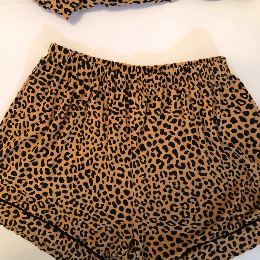 Little Sleepies Leopard Print Pajamas set short sleeve and shorts size XS - Picture 4 of 7